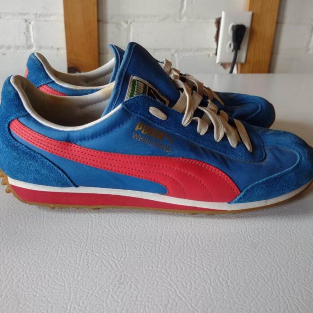 Puma men’s size 9 1/2. Good used condition.